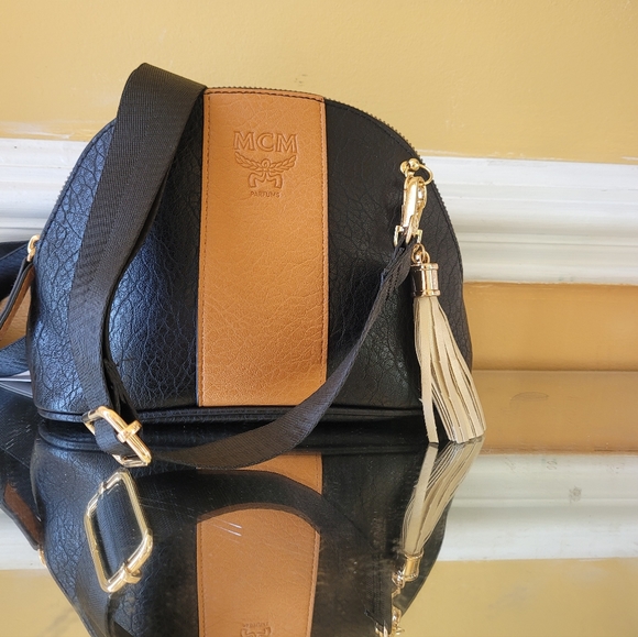 MCM pouch converted in to shoulder bag or cross body - Picture 14 of 16